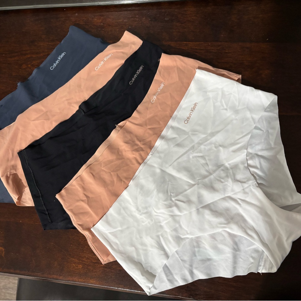 NEW Calvin Klein Bikini Briefs Pack in White, Peach, Black, Blue-Gray